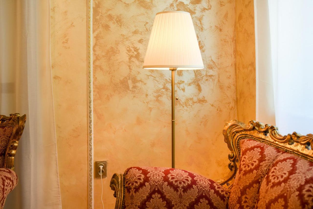 The Museum - Wonderful Super Central Apartment بوخارست المظهر الخارجي الصورة
